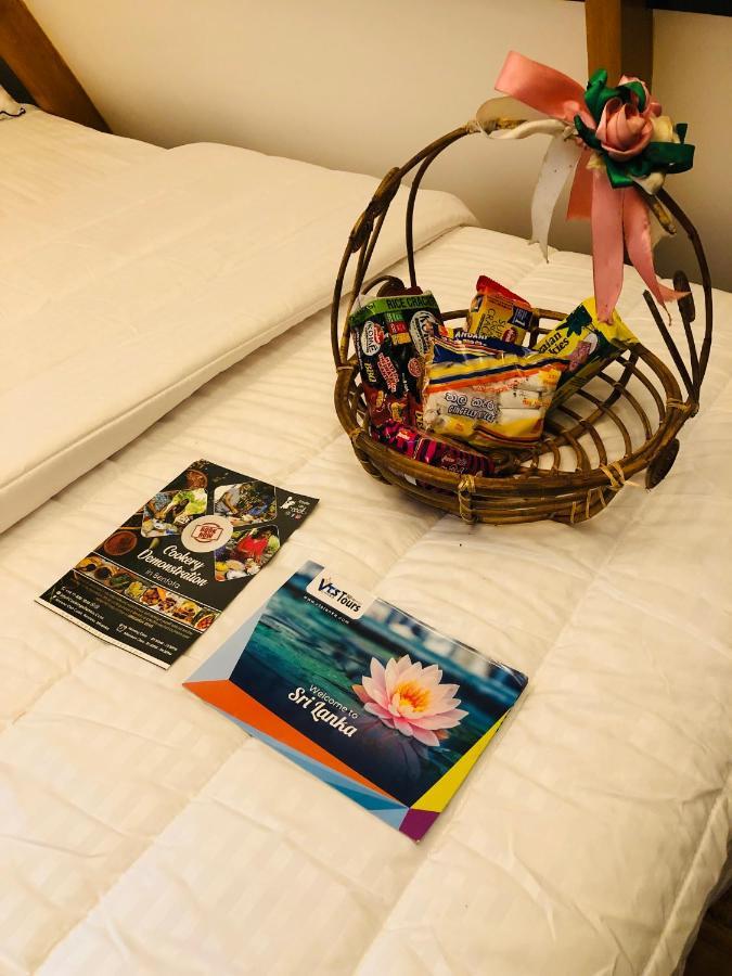 Bed and Breakfast The We2 "Wildwood Elegance Escape" Induruwa Exterior foto