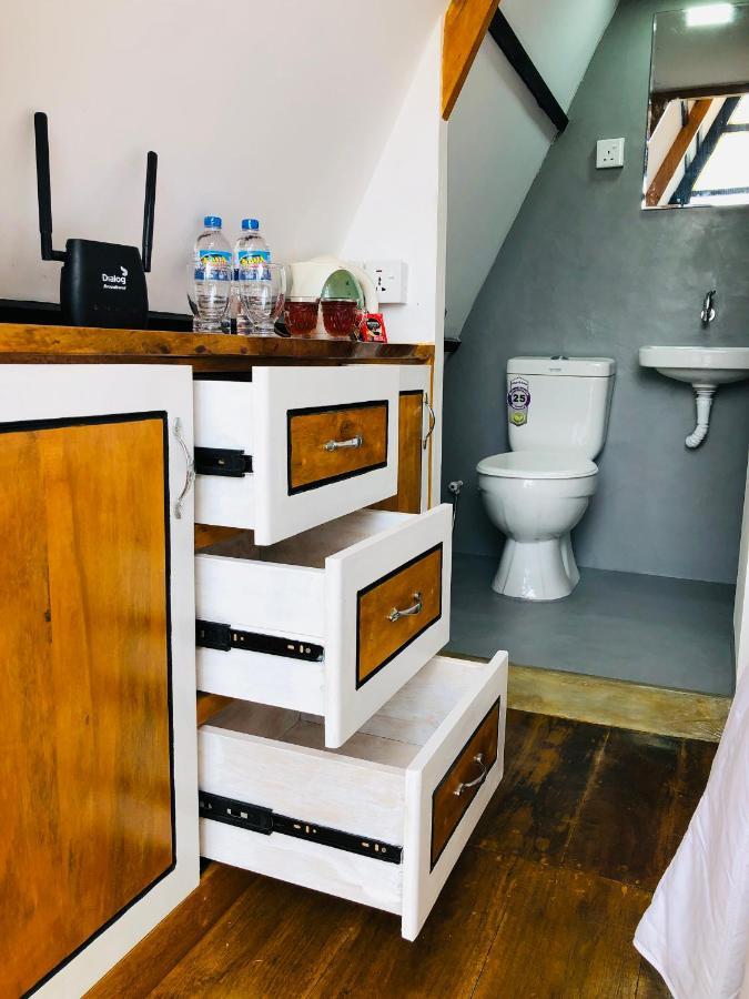 Bed and Breakfast The We2 "Wildwood Elegance Escape" Induruwa Exterior foto